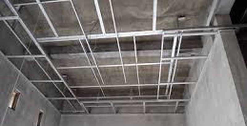 Pas. Rangka Plafond Holo
