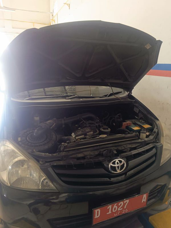 Service berkala Innova