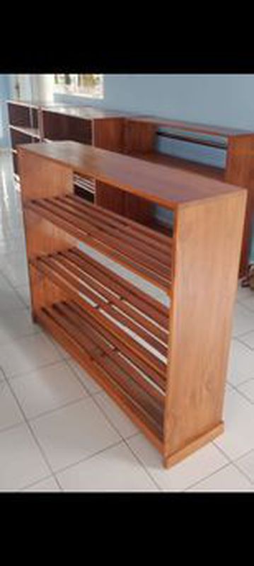 RAK SEPATU