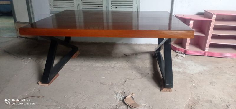 Meja Rapat