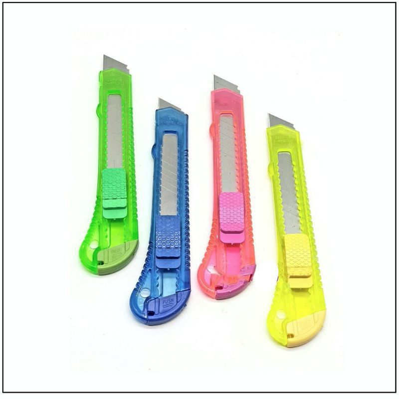 Pisau Cutter Sedang