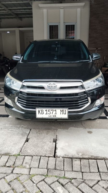SEWA MOBIL INNOVA