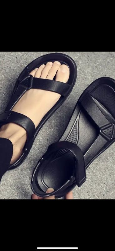 SANDAL