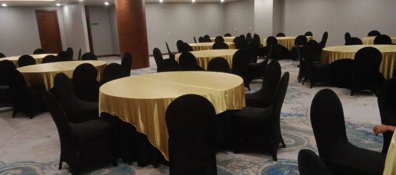 Sewa Meja Roundtable