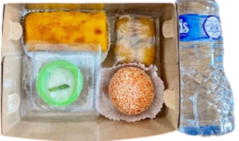 snack box 6 (paket 4 snack varian + air mineral botol 330ml)