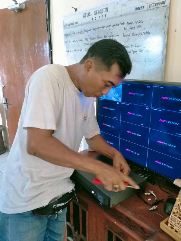 Pekerjaan Bongkar Pasang DVR CCTV
